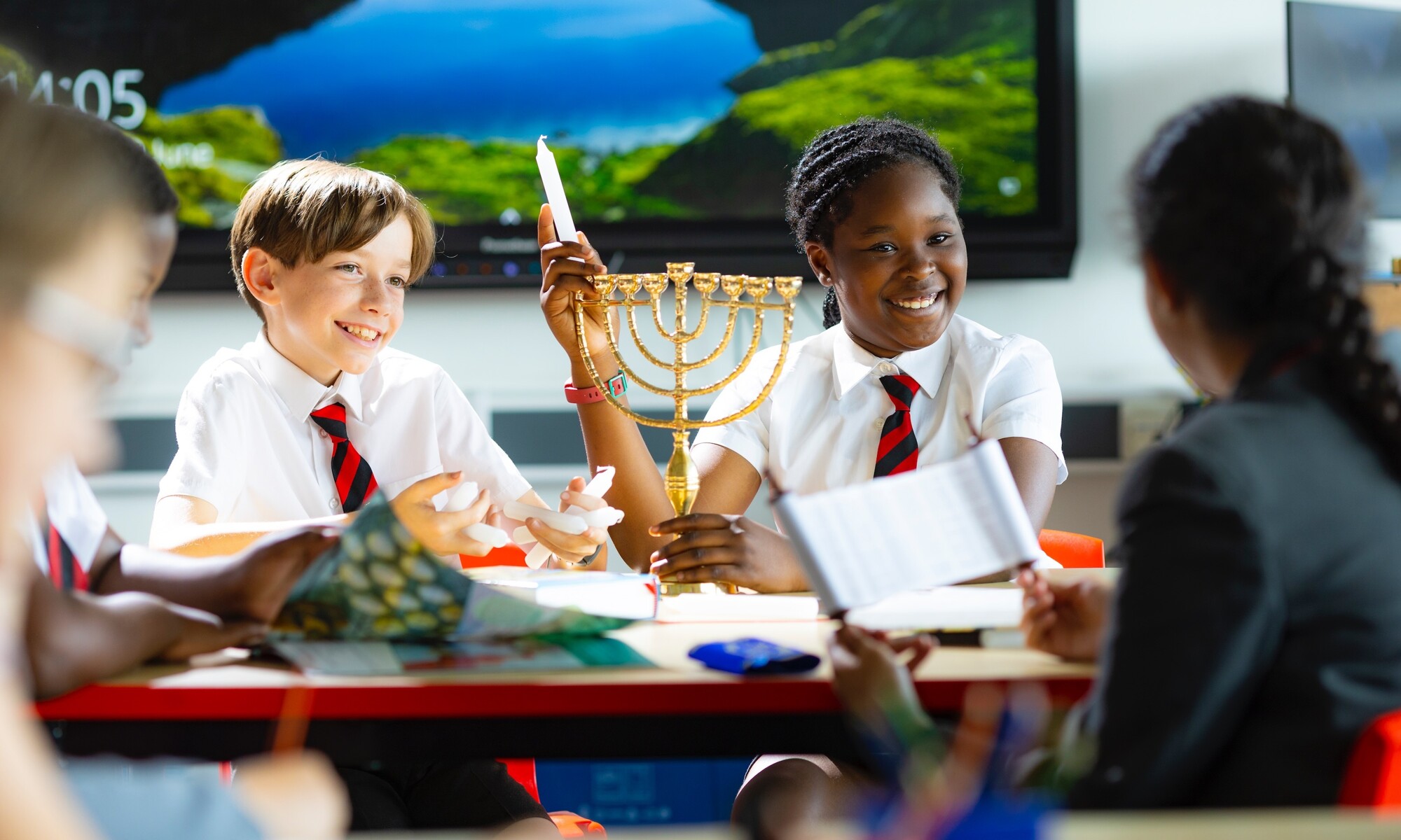 Heathfield Academy Image of Pupils in the Classroom 131 of 133
