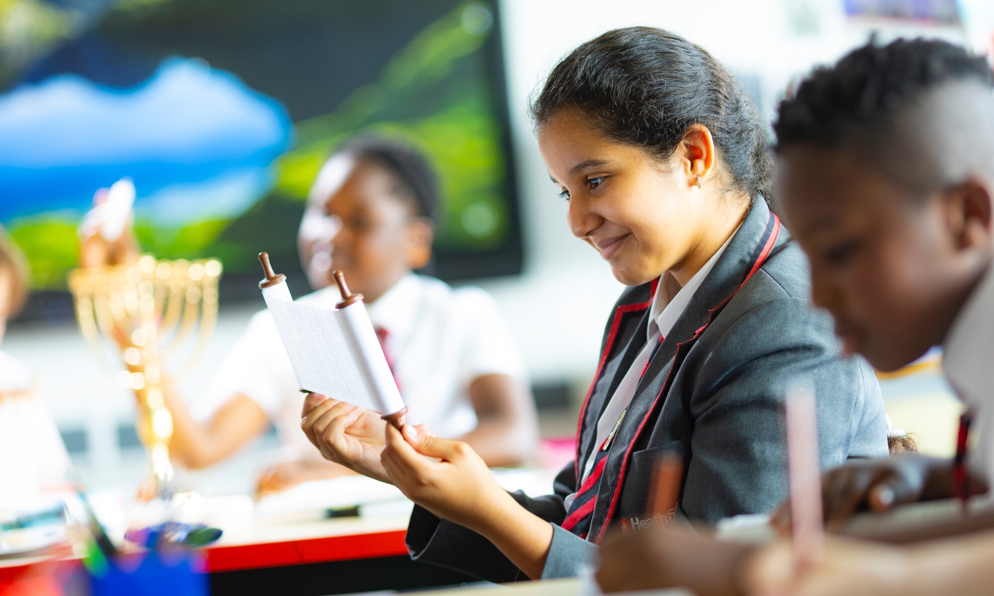 Heathfield Academy Image of Pupils in the Classroom 39 of 133